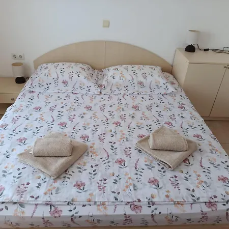 плаж червенка Apartamento Chernomorets